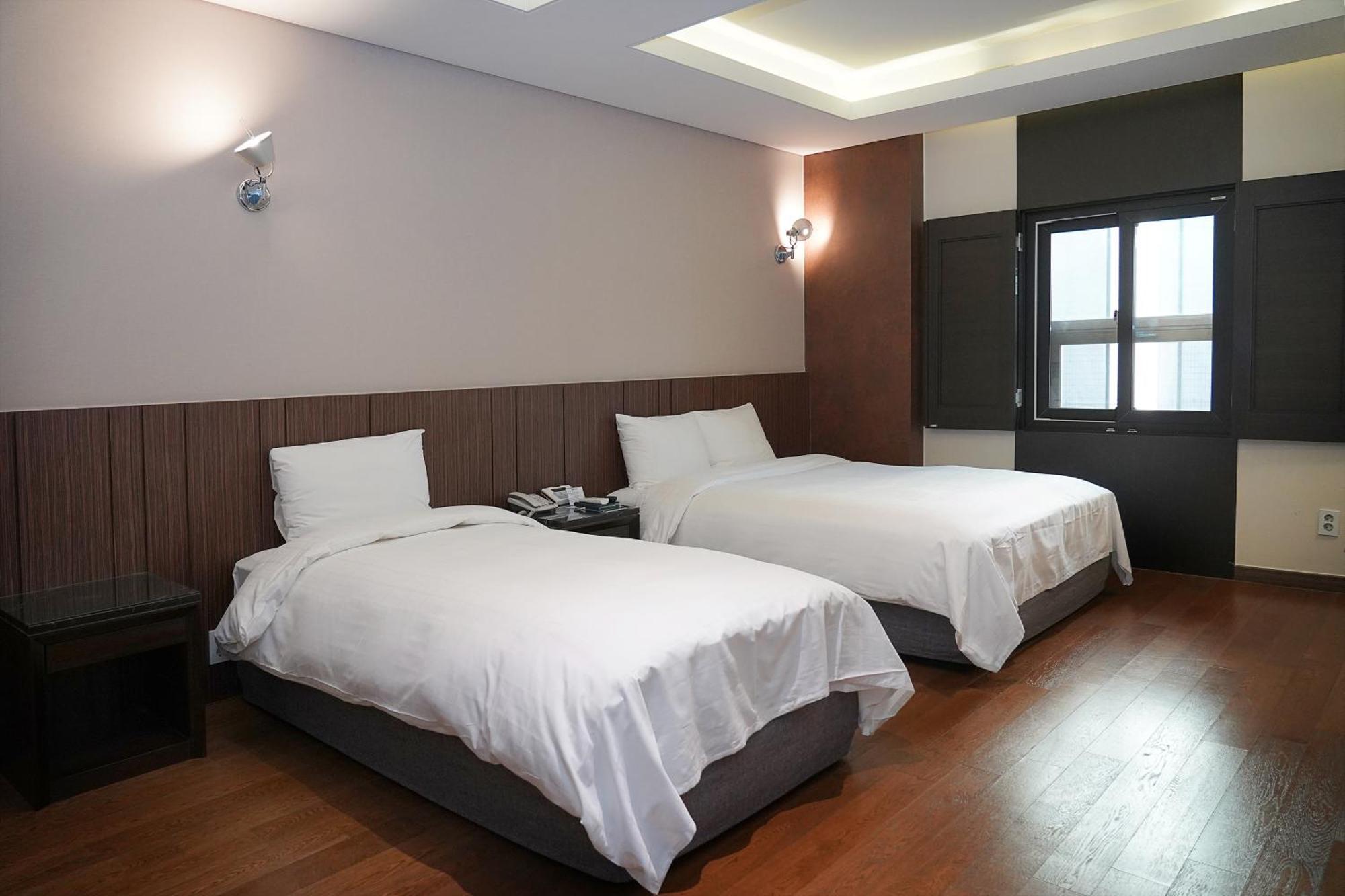 Karak Tourist Hotel Seoul Exterior photo